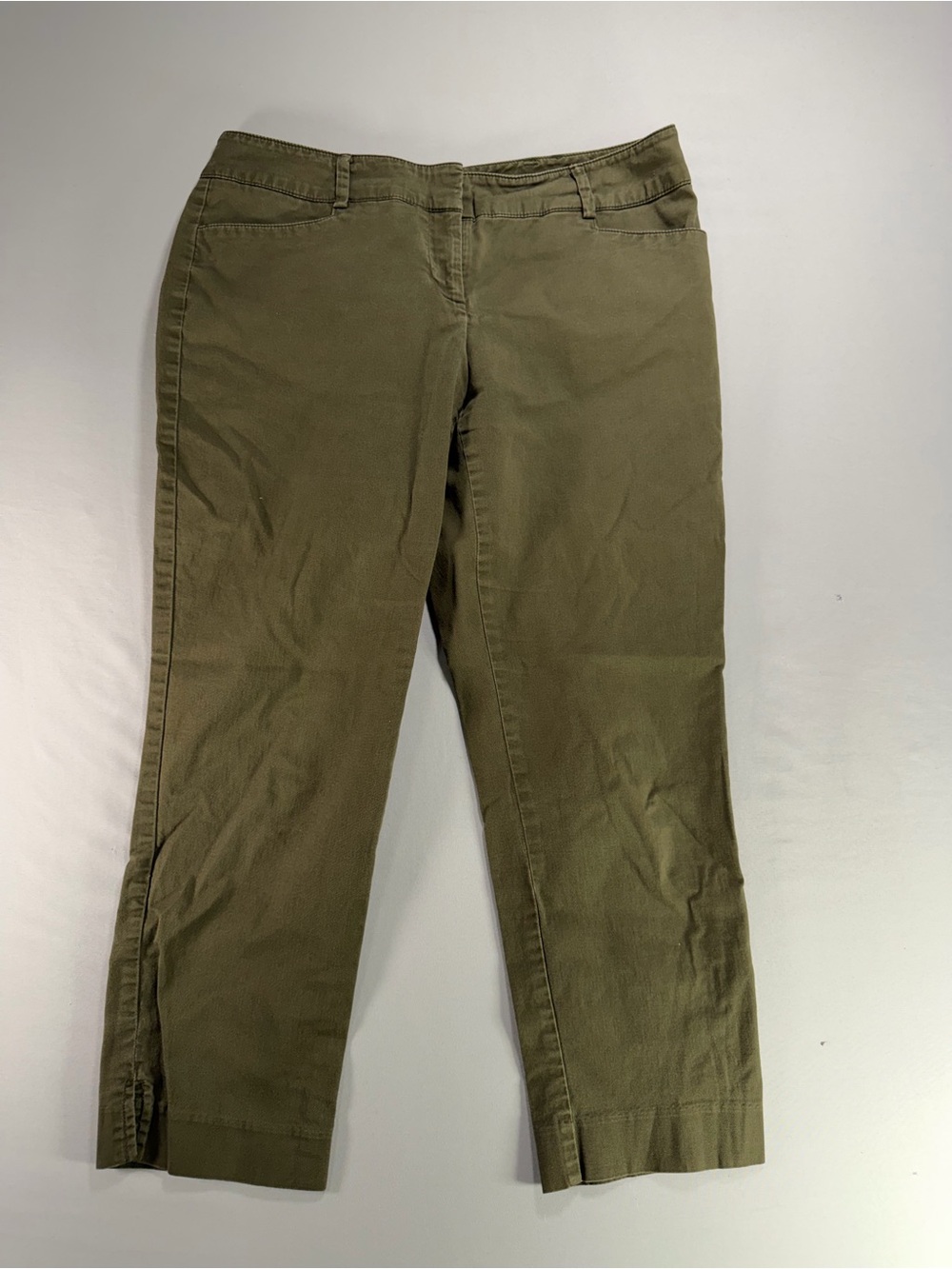 New York & Co Women Size 4 Olive Green Stretch Cropped Capri Chino Pants #951